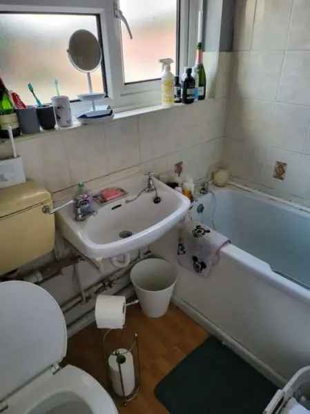 Flat For Rent in Wolverhampton, England