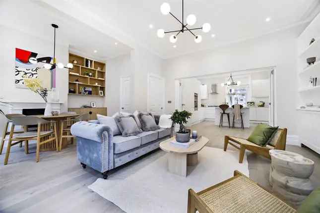 Flat for sale in Maida Vale, Little Venice, London W9