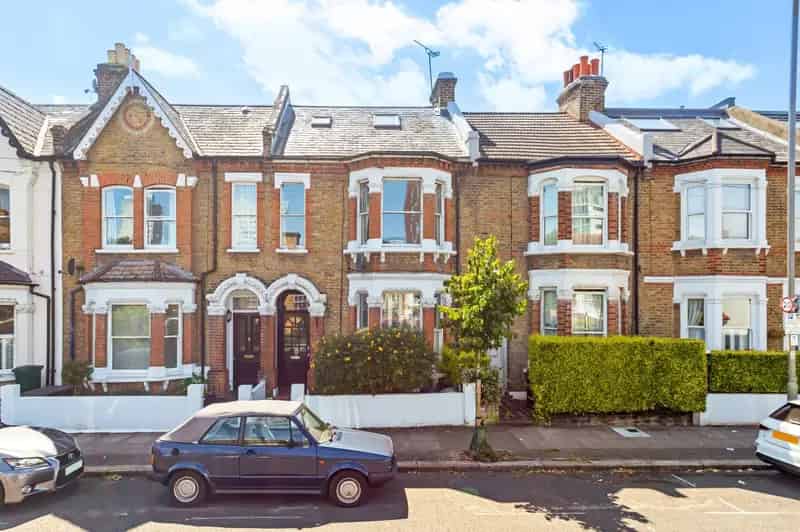 2 Bedroom Flat for Sale Merton Road East Putney Wandsworth