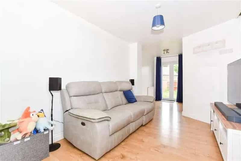 2 Bed House for Sale in Bridgefiled - Allocated Parking