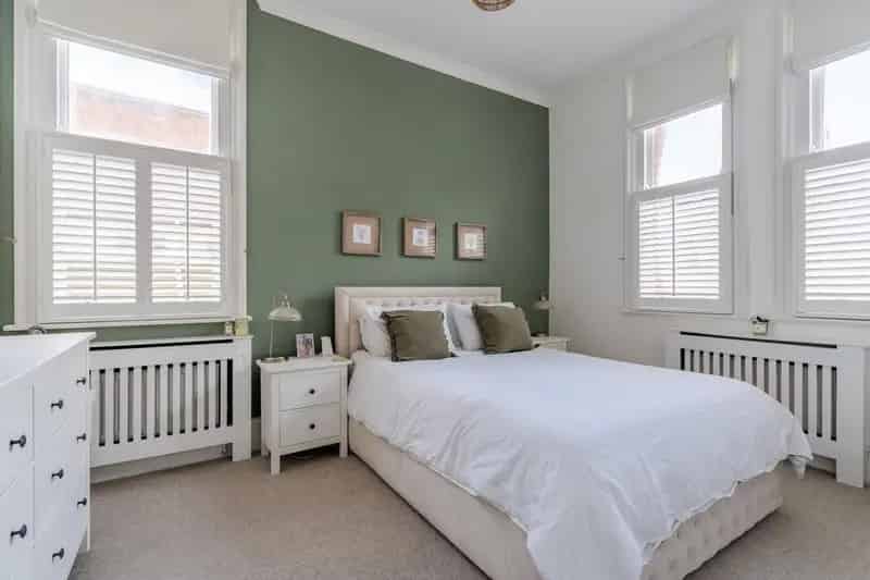 3 Bedroom Apartment for Sale in Cheltenham