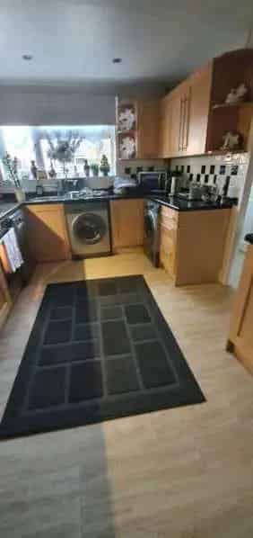 3 Bedroom Terraced House Near Amenities Parking for 6 Cars