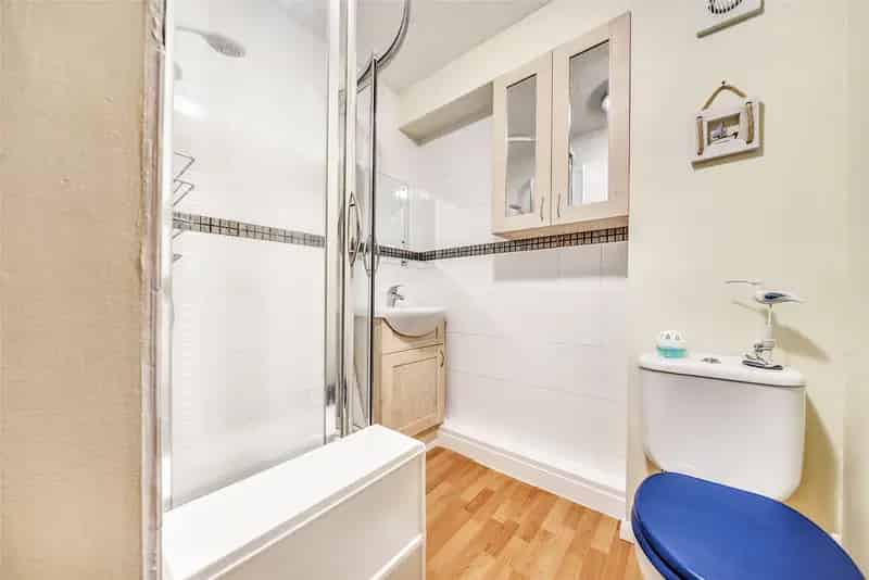 2 Bedroom Maisonette for Sale
