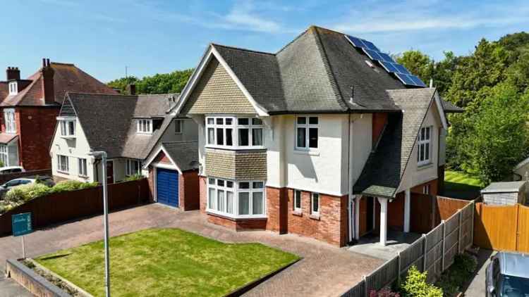6 Bedroom Detached House Near Queens Park Golf Course