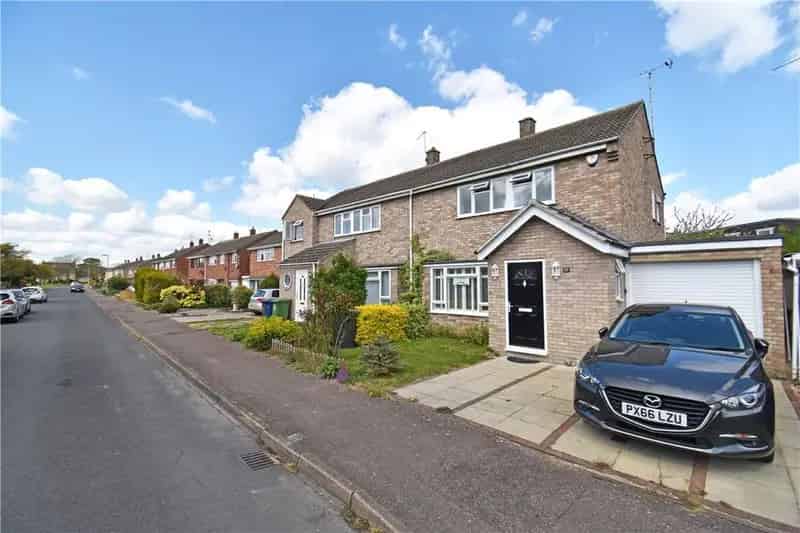 3 Bedroom Semi Detached House To Rent