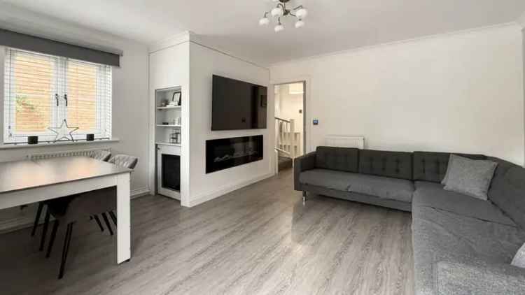 3 Bedroom House For Sale in Westbury