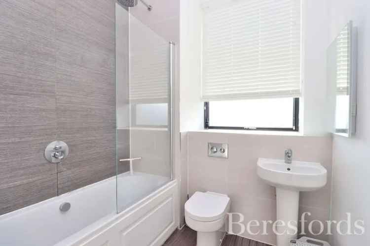 1 Bedroom Apartment for Sale in Essex