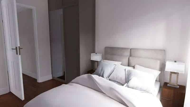 1 Bed Flat For Sale - Unmodernised Studio Conversion
