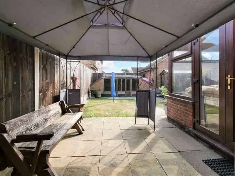3 bed house for sale