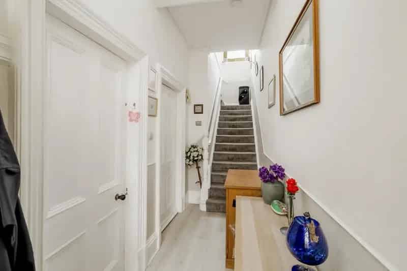 4 Bedroom End Terrace House for Sale