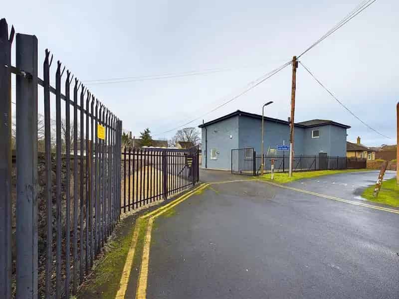 Warehouses with Yards and Shed - Refurbished
