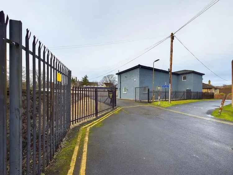 Warehouses with Yards and Shed - Refurbished
