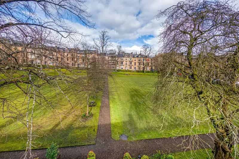 2 Bedroom Apartment for Sale in Handsome Townhouse
