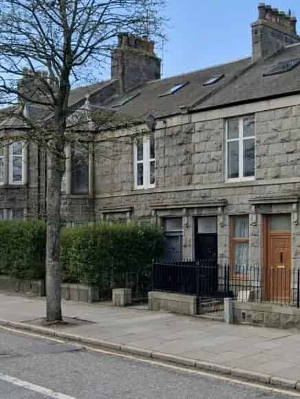 Double Upper Flat with Garden and Garage Access