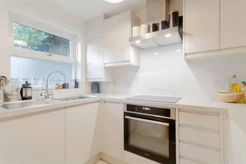 2 Bedroom End of Terrace House to Rent Near Brick Lane