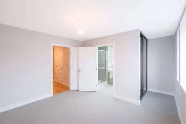 New Harringay Apartment Modern Open Plan Living Ready to Move In
