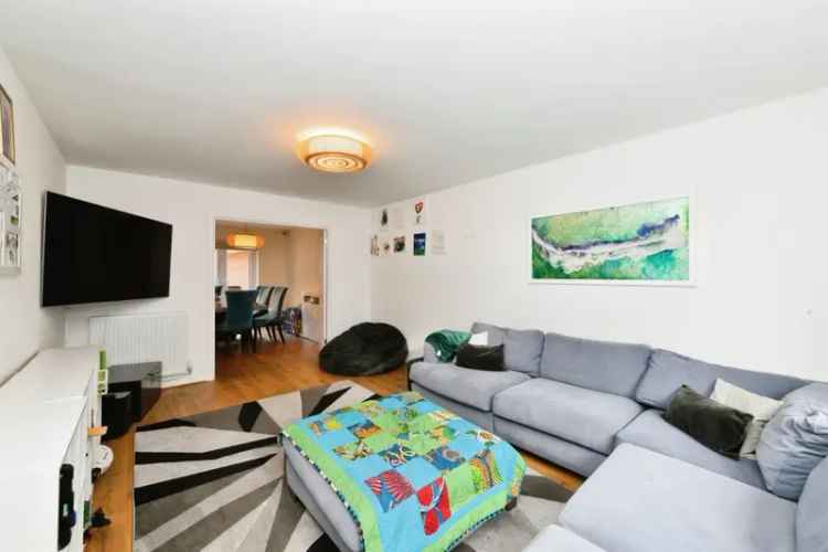 Four Double Bedroom Detached House Ram Gorse Park Harlow