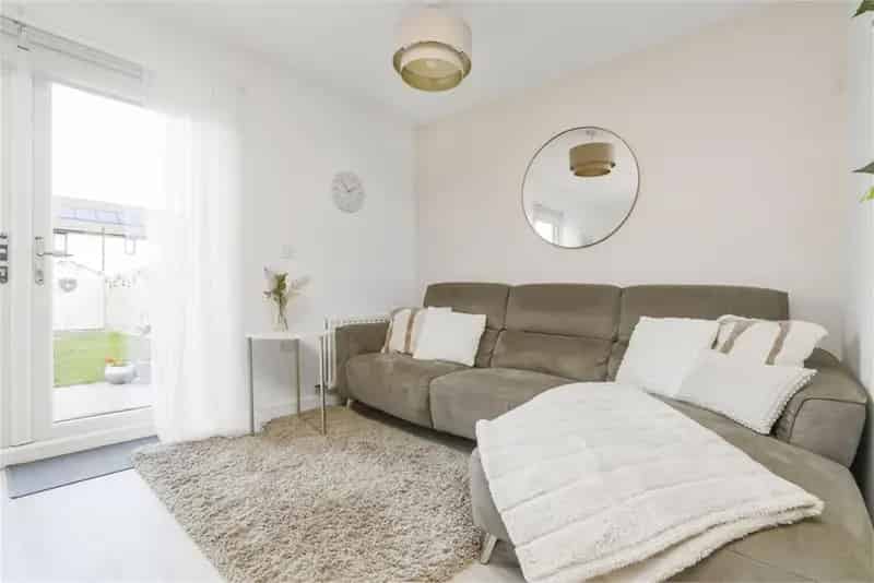 4 Bed Semi-Detached House with 1 Reception Room