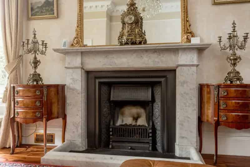 9 Bedroom Detached House for Sale