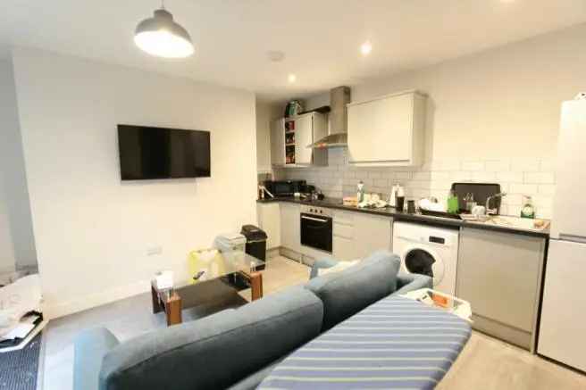 2 bedroom flat to rent