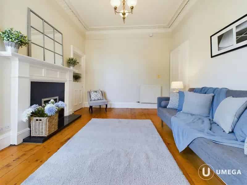 2 Bedroom Apartment for Sale in Comely Bank Edinburgh