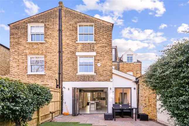 5 Bedroom Family Home to Rent in Abbeville Village London