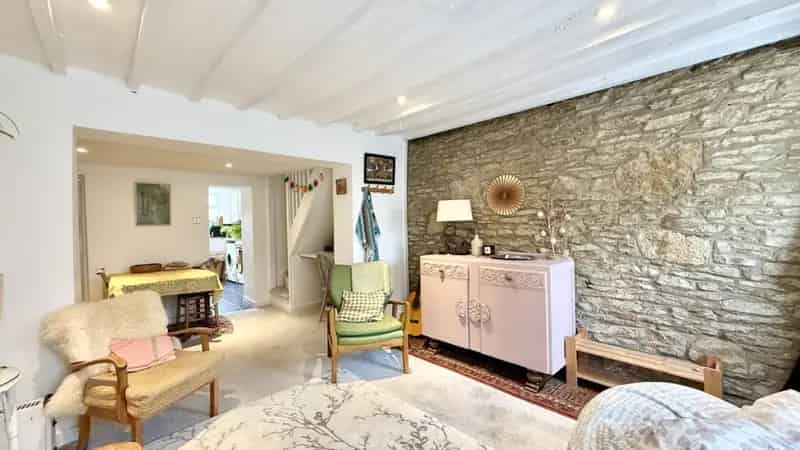 2 bedroom House
 To Rent