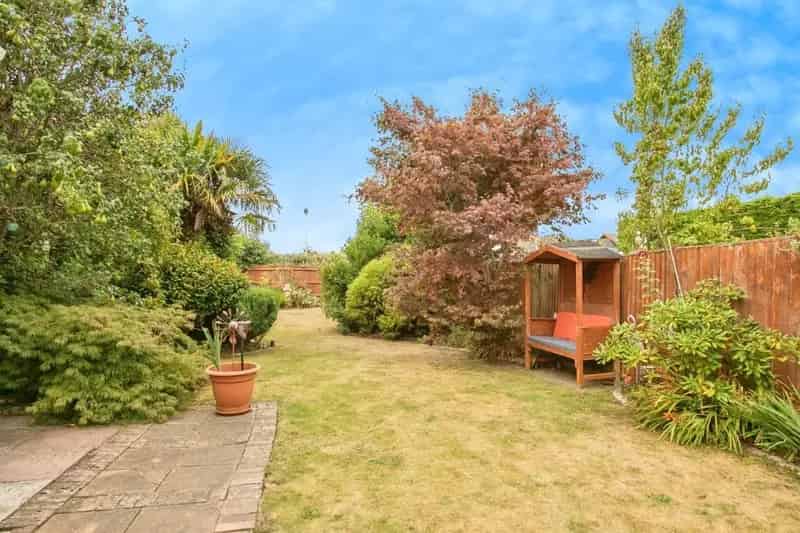 3 Bedroom Semi-Detached House Poole