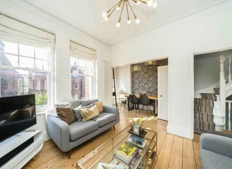 Two Bedroom Maisonette with Private Garden and Roof Terrace