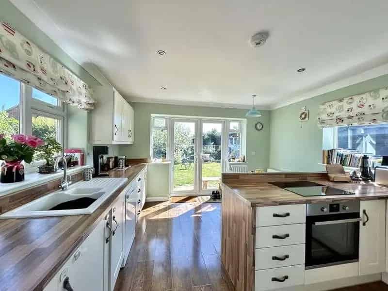 3 bed house for sale