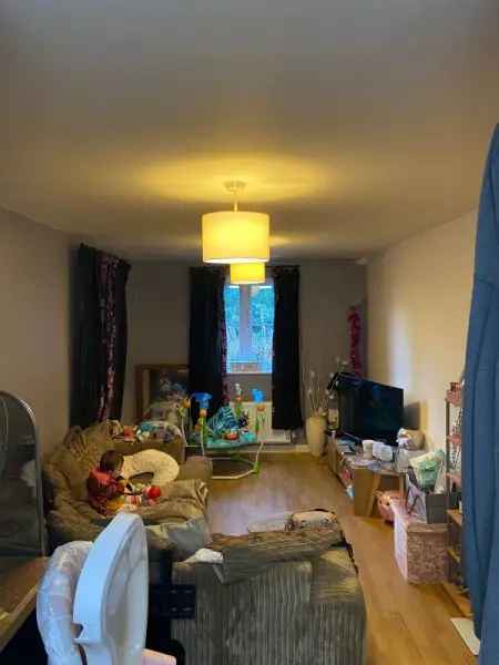 Flat For Rent in Saltash, England