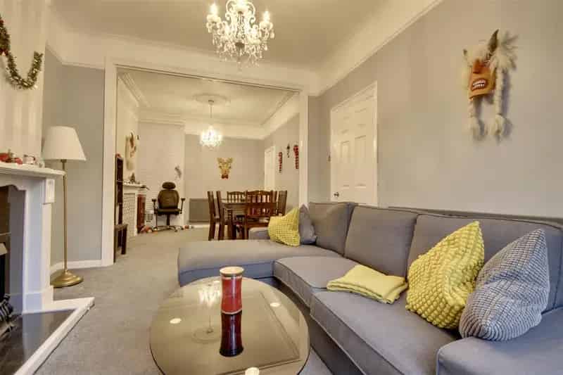 3 Bedroom Terraced House to Rent Modern Family Home
