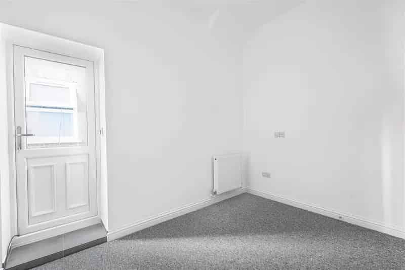 2 Bed Flat for Sale - Newly Refurbished