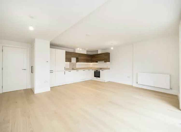 Newly Renovated Bungalow Near Raynes Park Station