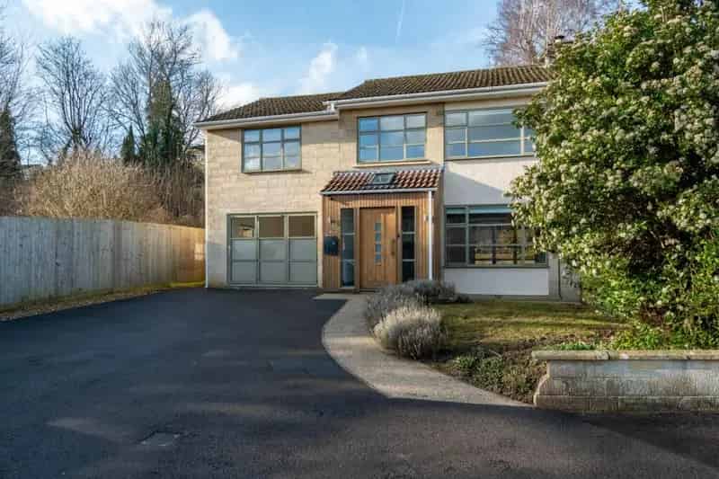 5 bedroom house