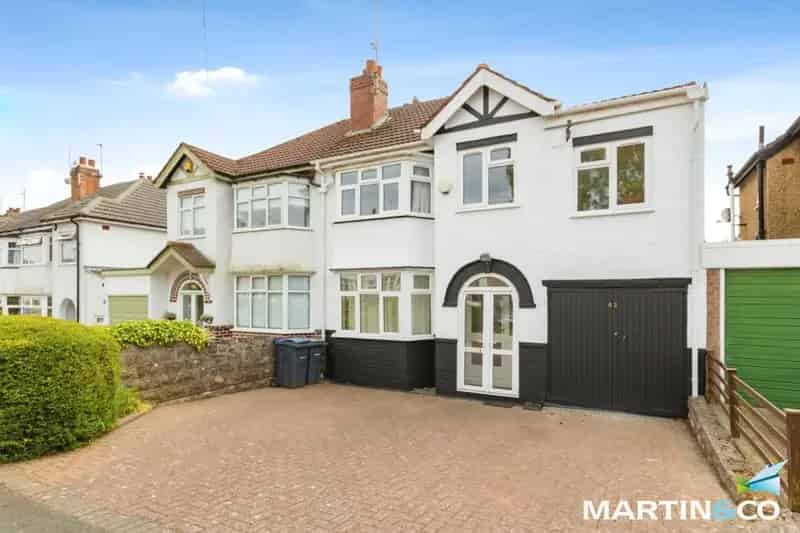 4 Bedroom Semi Detached House For Sale