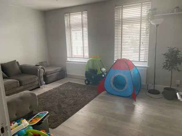 House For Rent in Reigate and Banstead, England