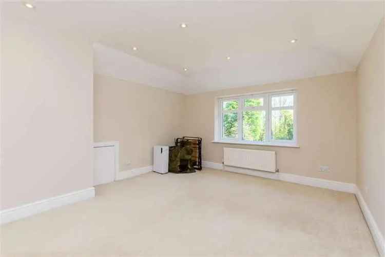5 Bed Detached House for Sale Near Tunbury School