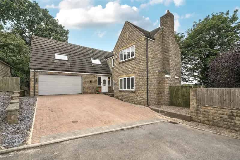 4 Bedroom Detached House for Sale in Crofton