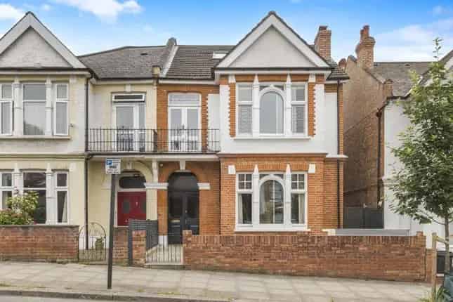 5 Bedroom House for Sale in West Hampstead London