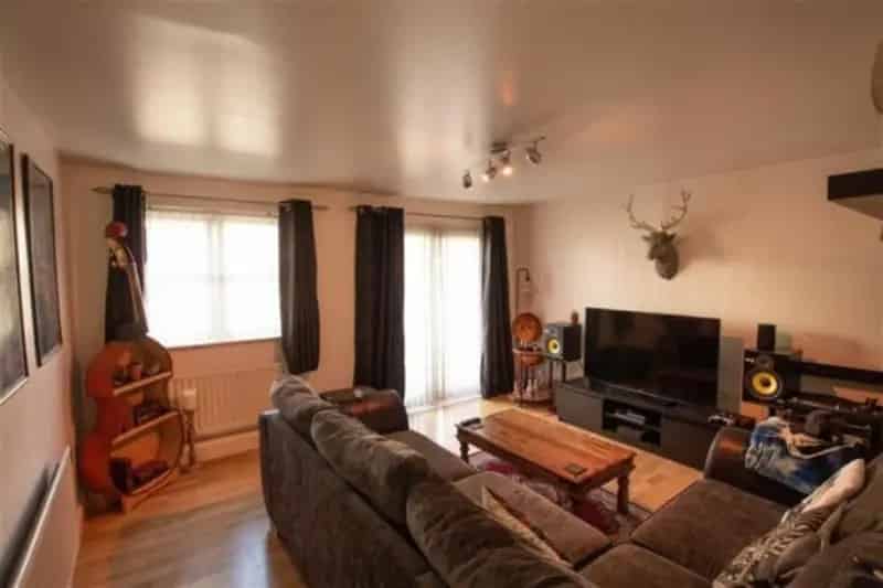 2 Bedroom Flat To Rent