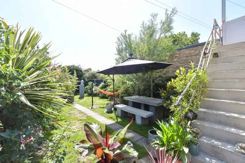 2 Bedroom Apartment for Sale in Wesbrook Bay, Margate