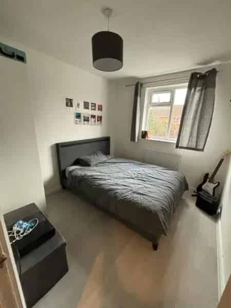 3 Bed House with Summer House - Kingsize Rooms
