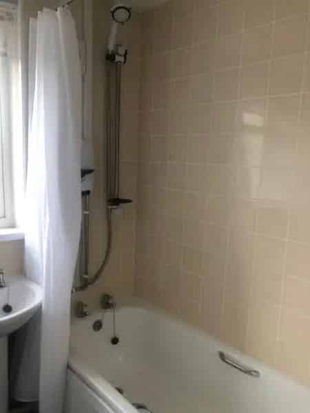 2 Bed Flat Kidwelly - Near Amenities Transport