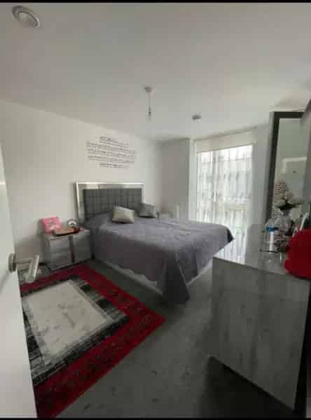4-Bedroom House with Balcony and Storage