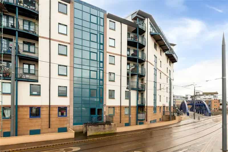 2 Bedroom Apartment for Sale in Edinburgh New Town