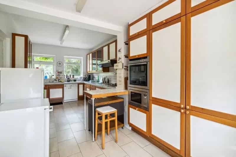 4 Bedroom House Beaconsfield - Large Garden & Double Garage