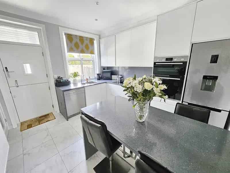 2 Bedroom Character Cottage for Sale