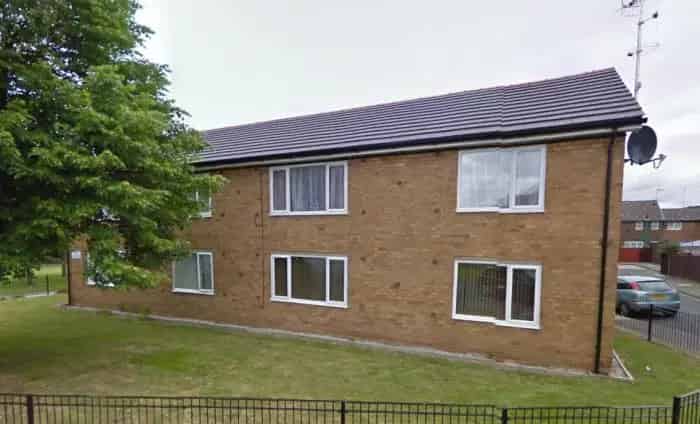 1 Bed Flat Central Birkenhead - Shared Garden