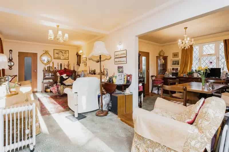 Character Property Four Double Bedrooms Large Garden Driveway Parking Garage